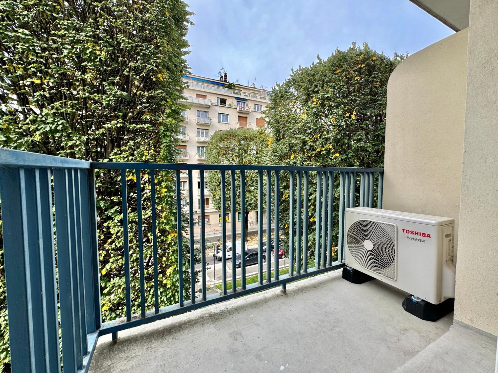 Le City Centre-Ville Trams Grenoble Ngoại thất bức ảnh